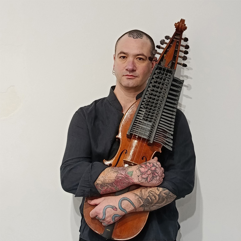 Nyckelharpa Juan Luis Orozco